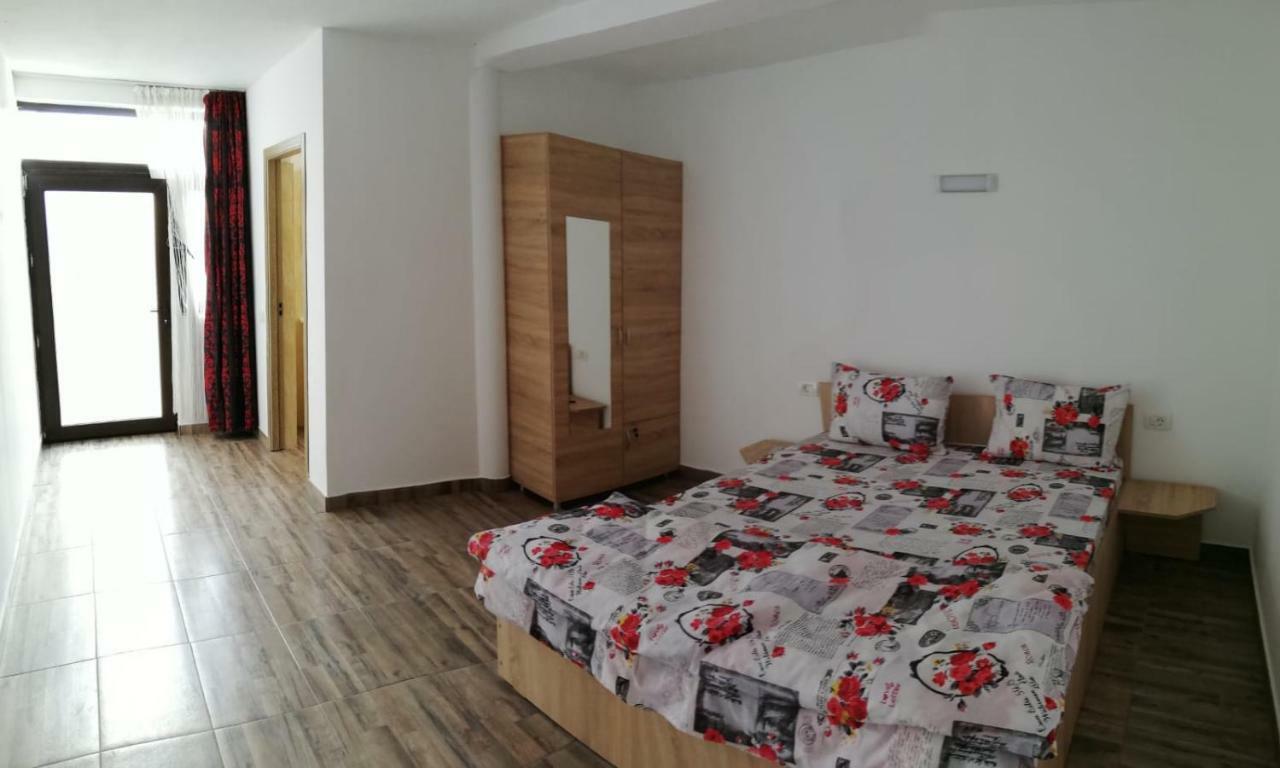 Hotel Laubert à Călimăneşti Extérieur photo